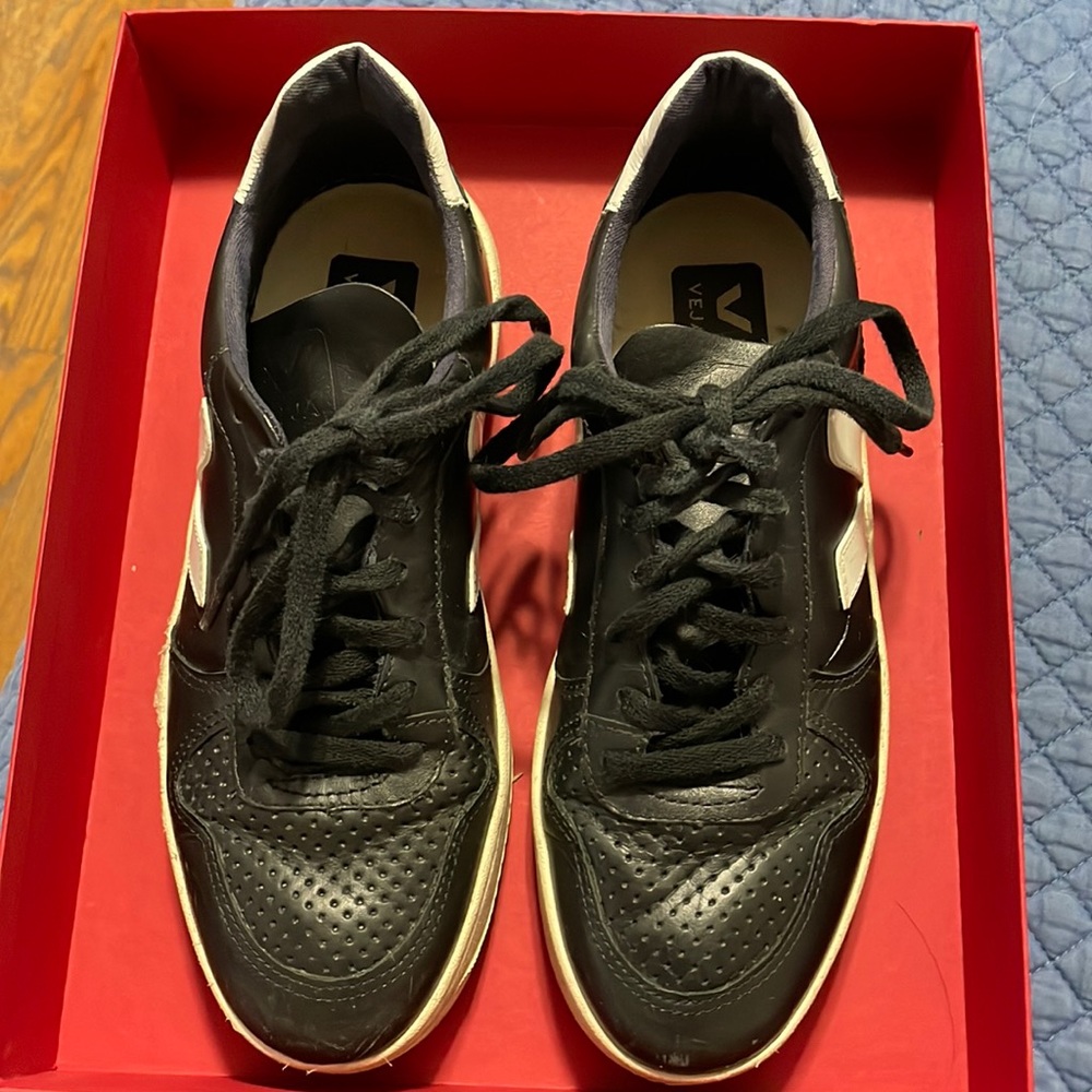 Veja. Size 8. Vegan leather from France